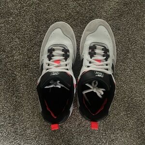 Men's New Balance shoes size 10.5